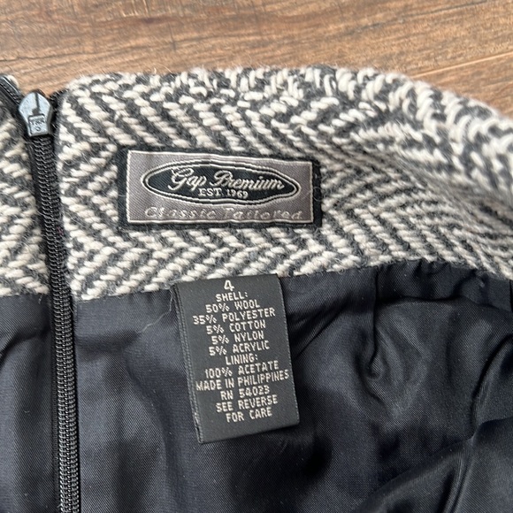 Vintage wool herringbone skirt - Picture 3 of 4